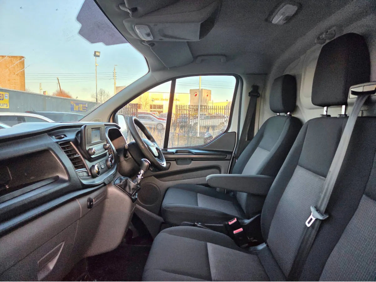 Ford Transit Custom LWB 2.0 T ** 1 OWNER IRISH VEH - Image 3