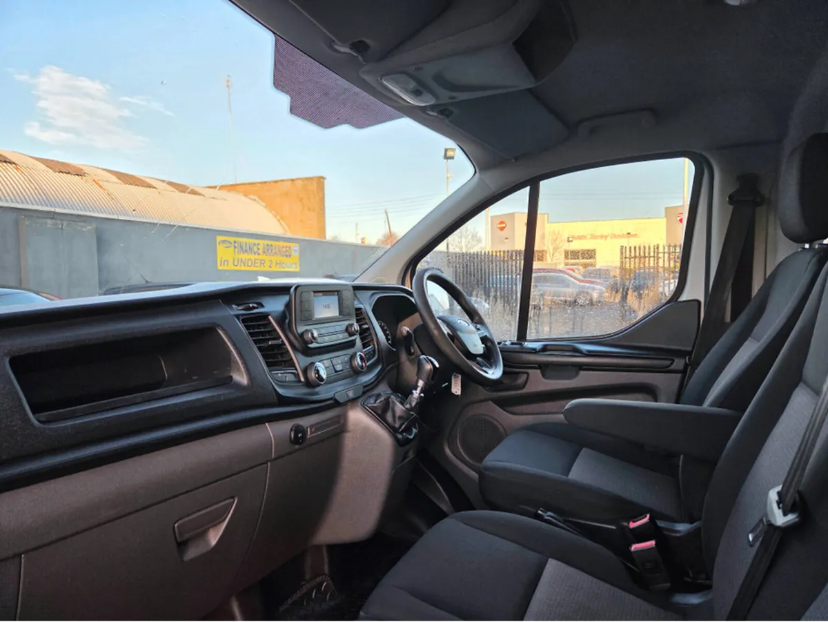 Ford Transit Custom LWB 2.0 T ** 1 OWNER IRISH VEH - Image 4