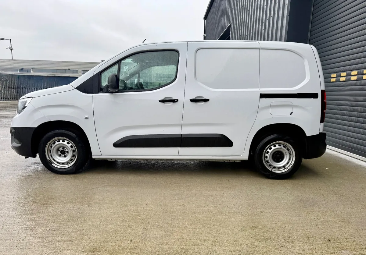 Opel Combo 2023 - Image 3