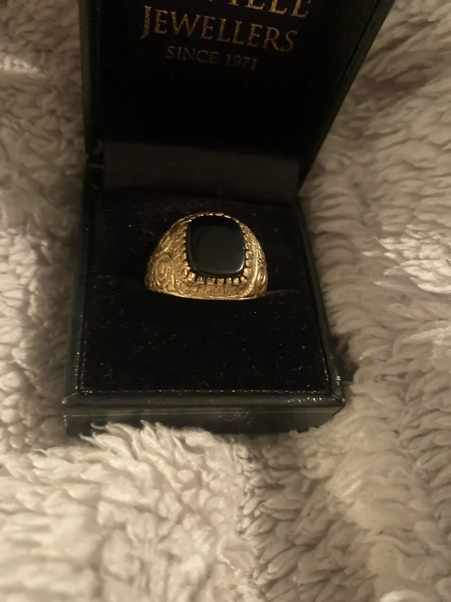 9ct gold ring weight unknown - Image 1