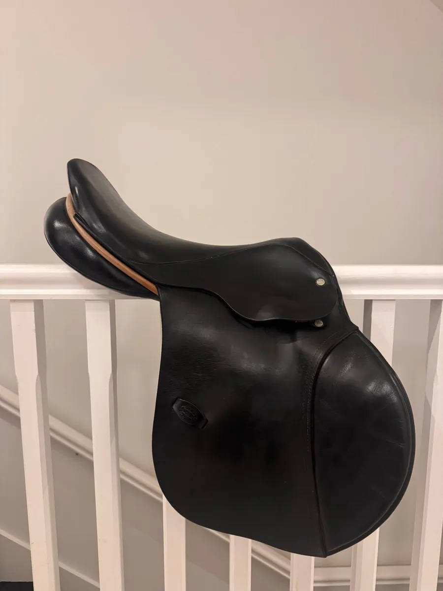 Berney Grand Prix GP Saddle 17.5” - Image 1