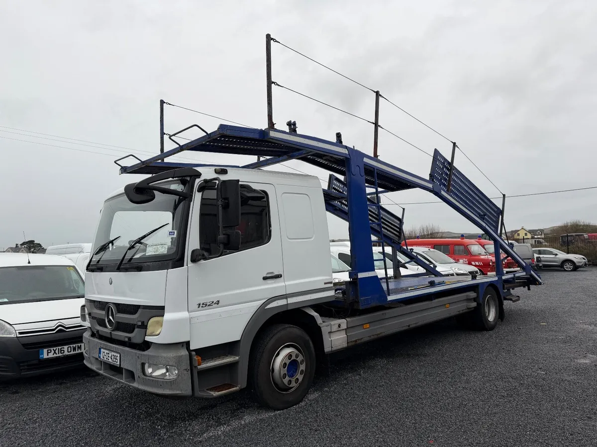 Mercedes-Benz 3 Car Transporter - Image 1