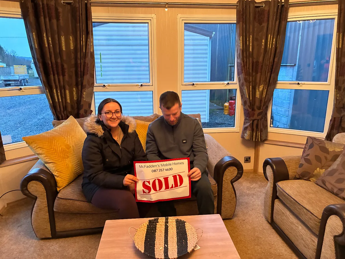 SNAPPED UP. LUXURY 2 BED WITH ALL THE TRIMMINGS - Image 1