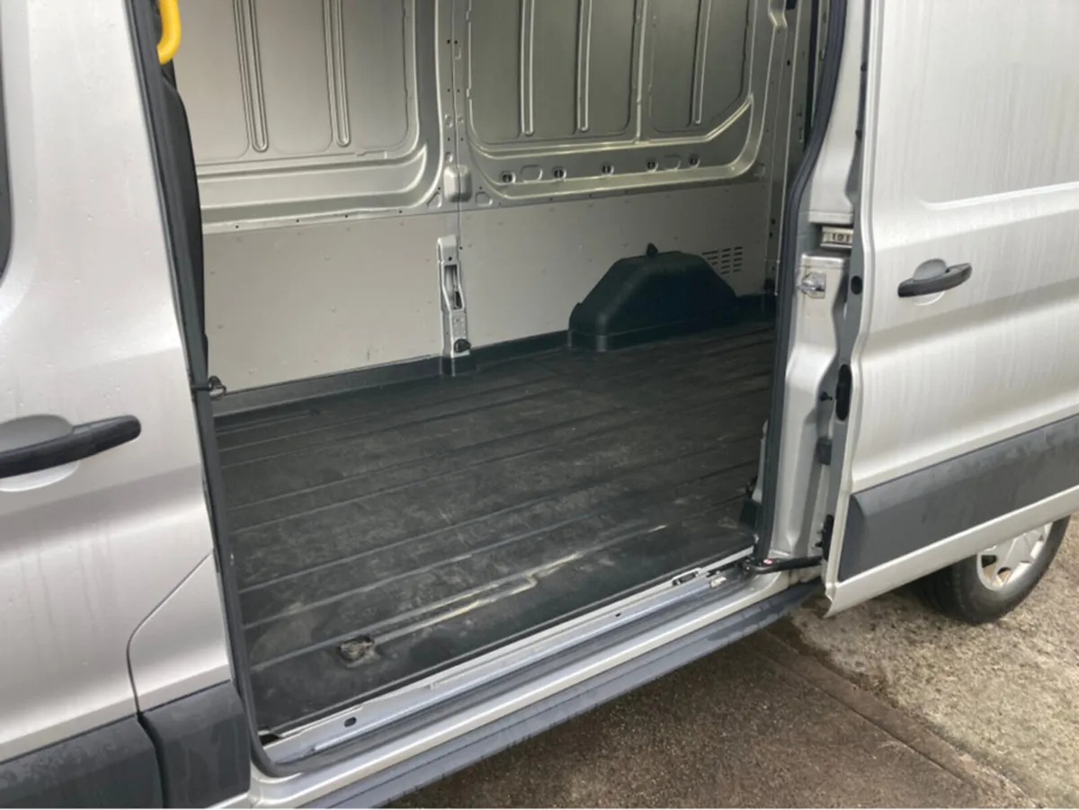 Ford Transit 350L TREND 2.0 130PS F FWD 3DR - Image 3