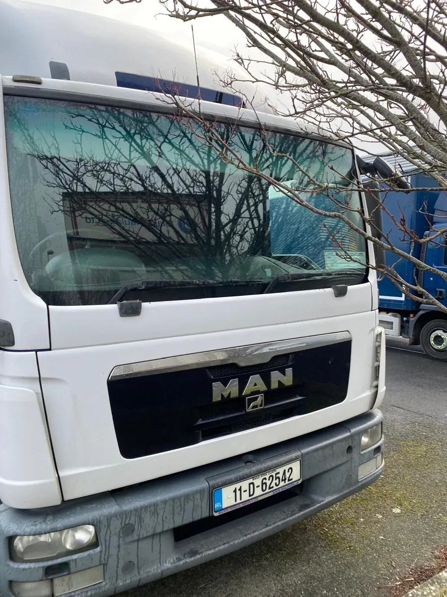 Man 12 Ton Truck 2011 - Image 2