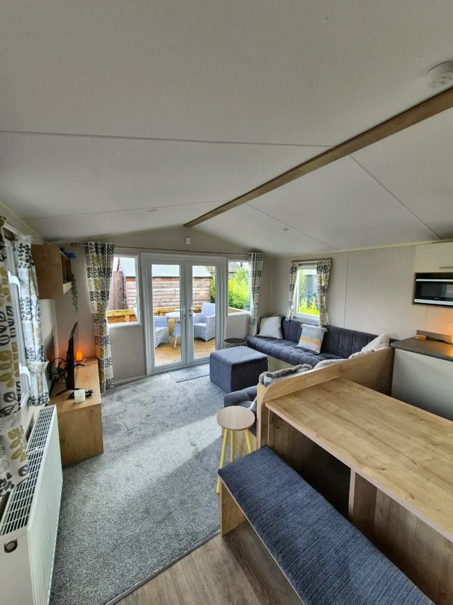 Willerby 35ftX12ft mobile home - Image 3