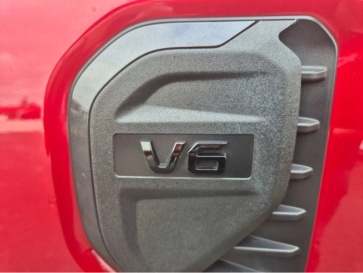 Ford Ranger WILDTRAK 3.0L TD ECOBLUE V6 24 - Image 4