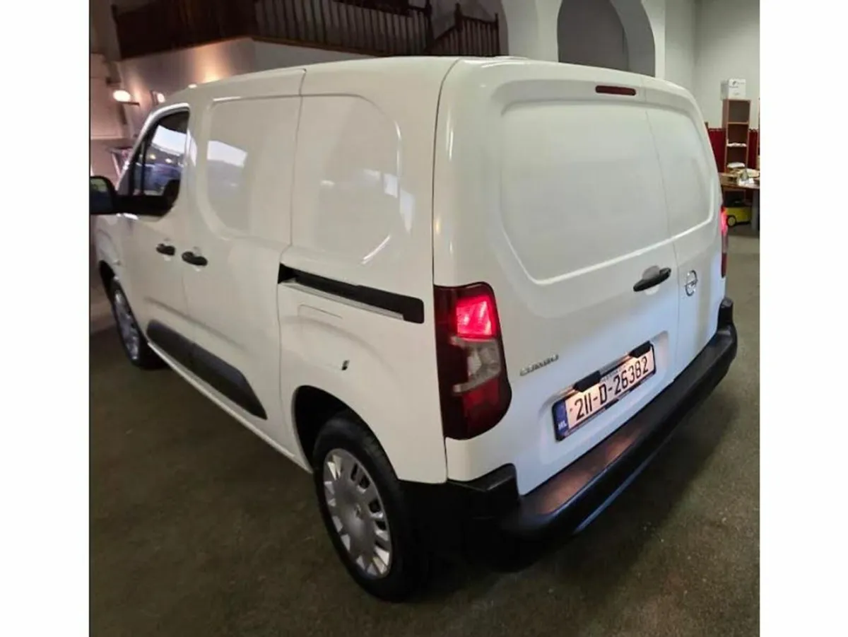Opel Combo MY21-L1H1-1.5 75PS-DSL-5 75PS-DSL-5SP 5 - Image 2