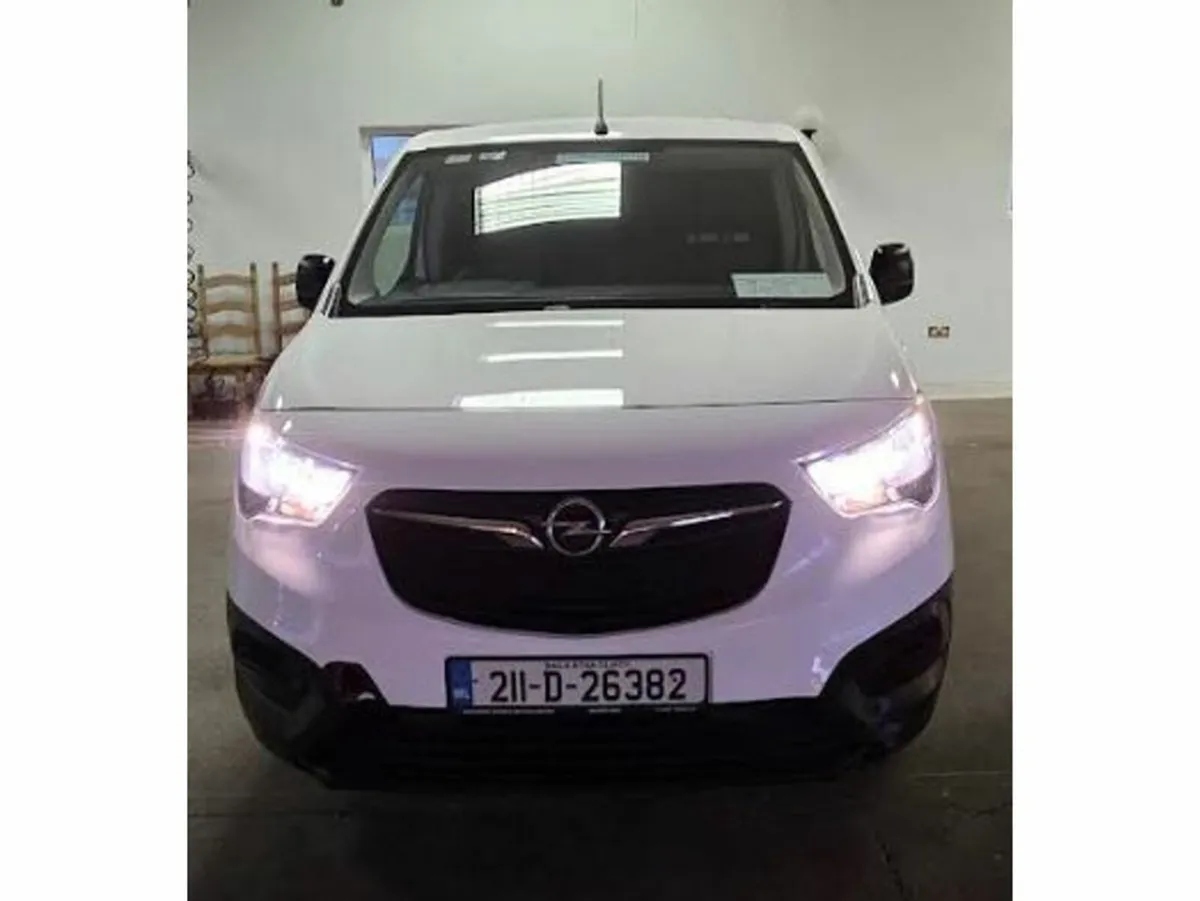 Opel Combo MY21-L1H1-1.5 75PS-DSL-5 75PS-DSL-5SP 5 - Image 4