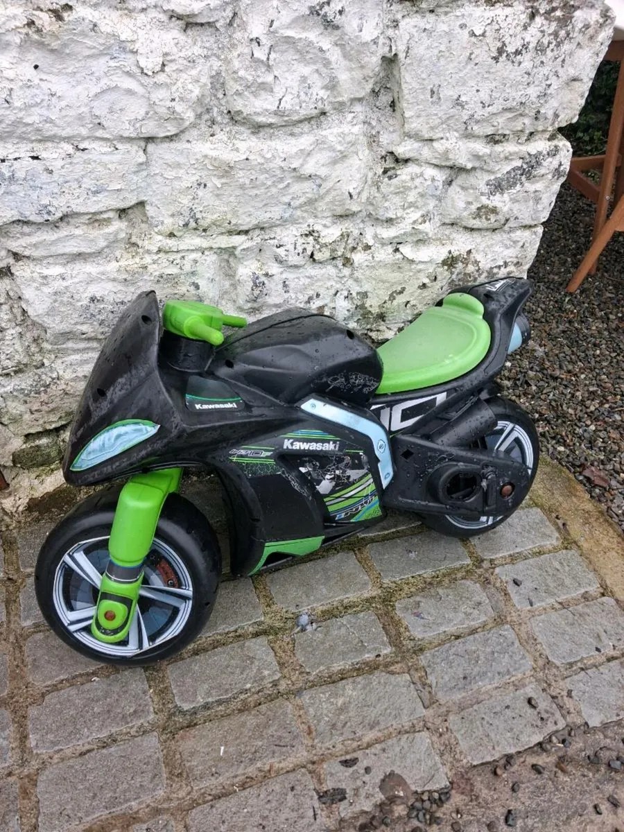 Kids plastic motorbikd - Image 1