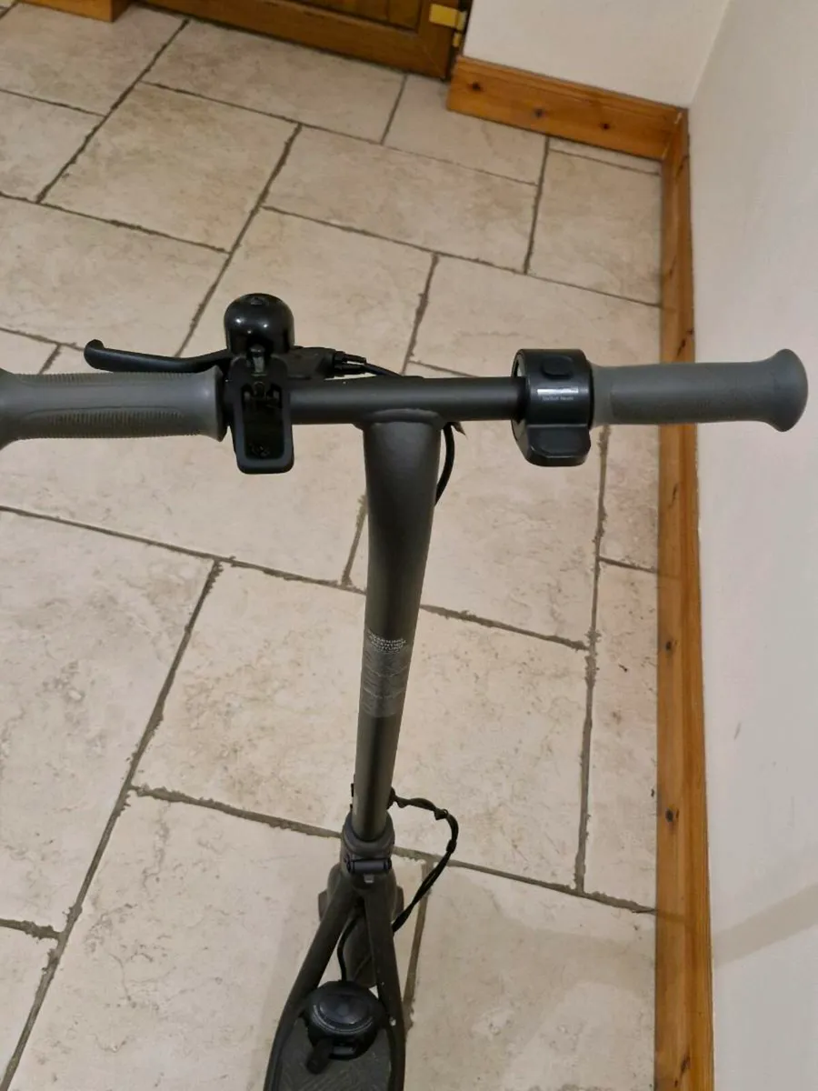 Electric scooter - Image 2