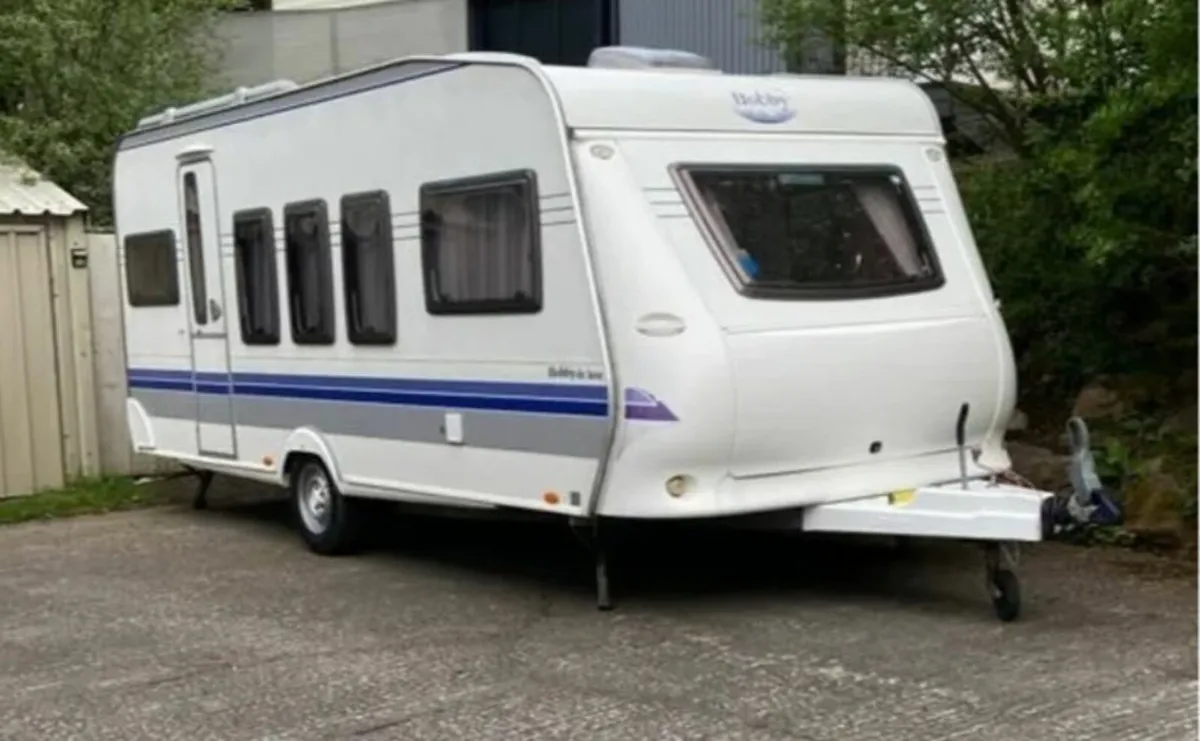 CARAVAN Hobby De Luxe 520 TMF 4 Berth - Image 3