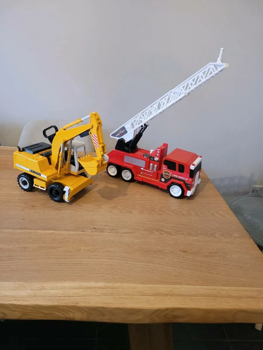 Firetruck & digger - Image 1
