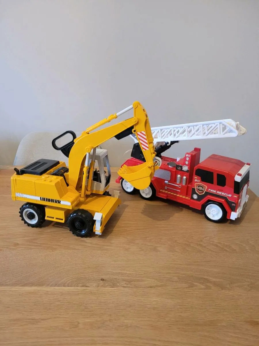 Firetruck & digger - Image 2