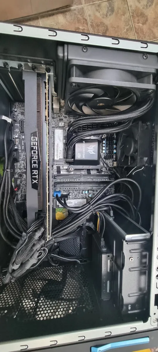 Predator gaming desktop computer - Image 1