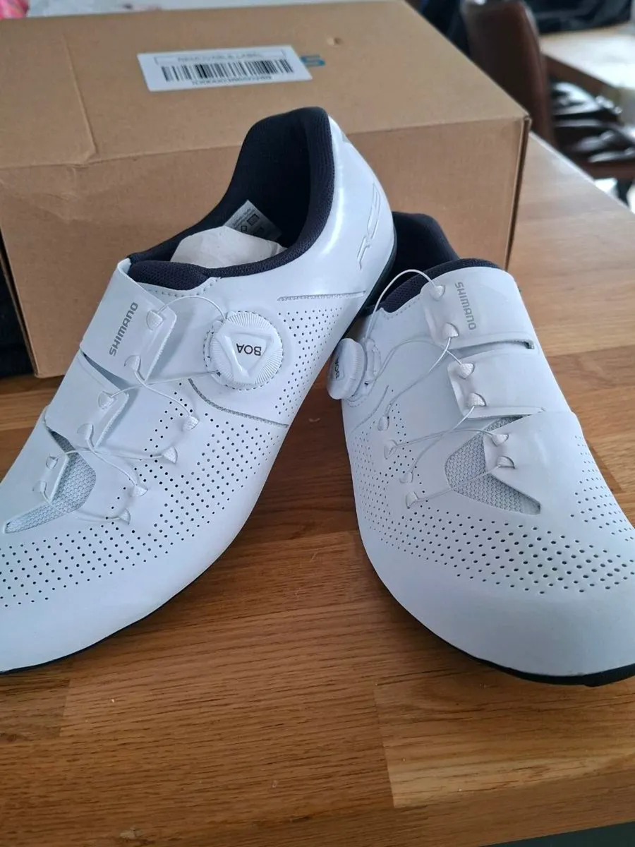 Shimano RC3  bike shoes [brand new] - Image 1