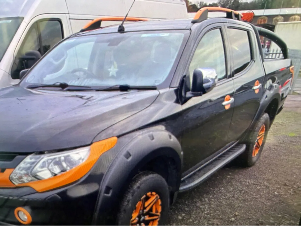 Mitsubishi L200 BARBARIAN SVP II DI- DI-D DCB - Image 3