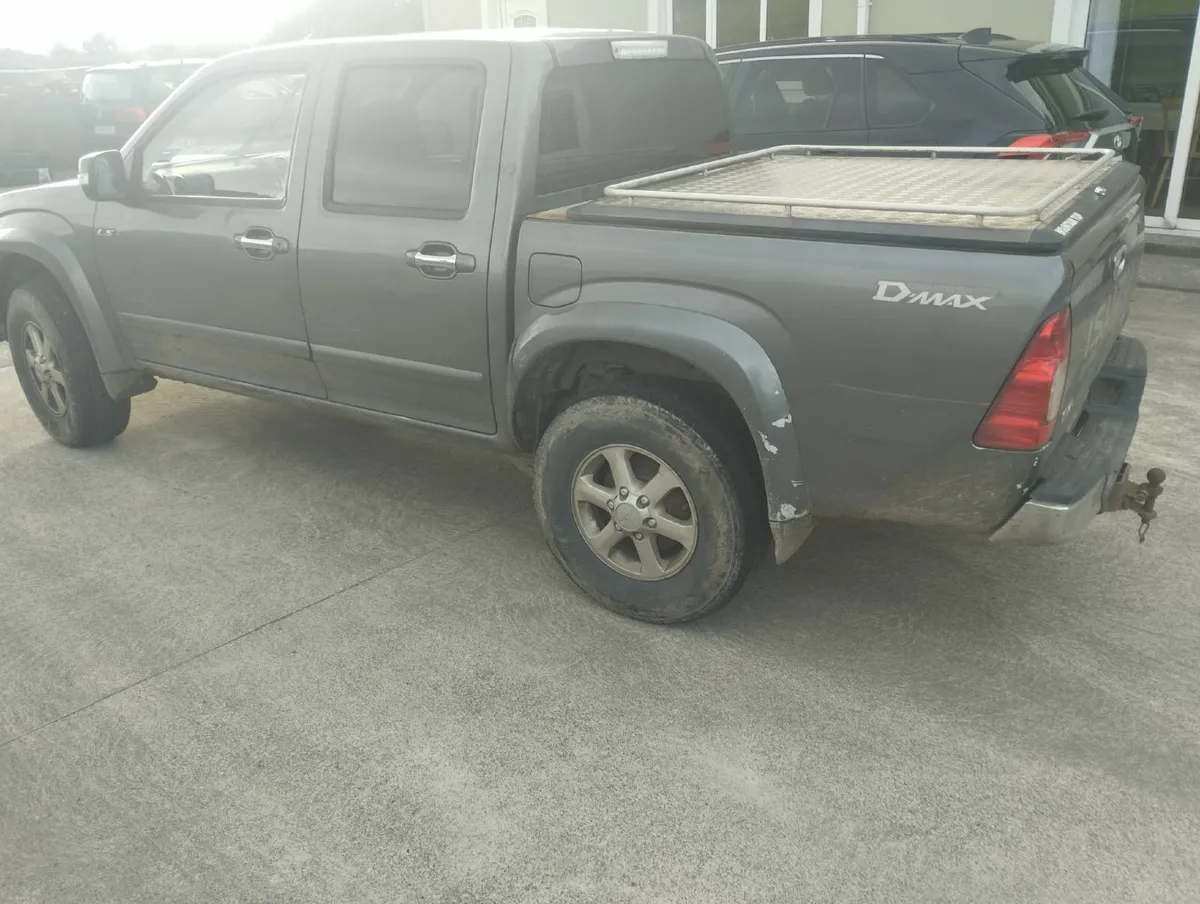 Isuzu D-Max 2010 - Image 1