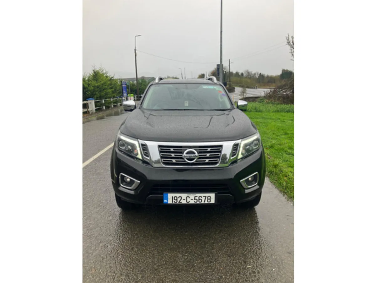 Nissan Navara 2.3 DCI TEKNA 4DR PLUS VAT - Image 3