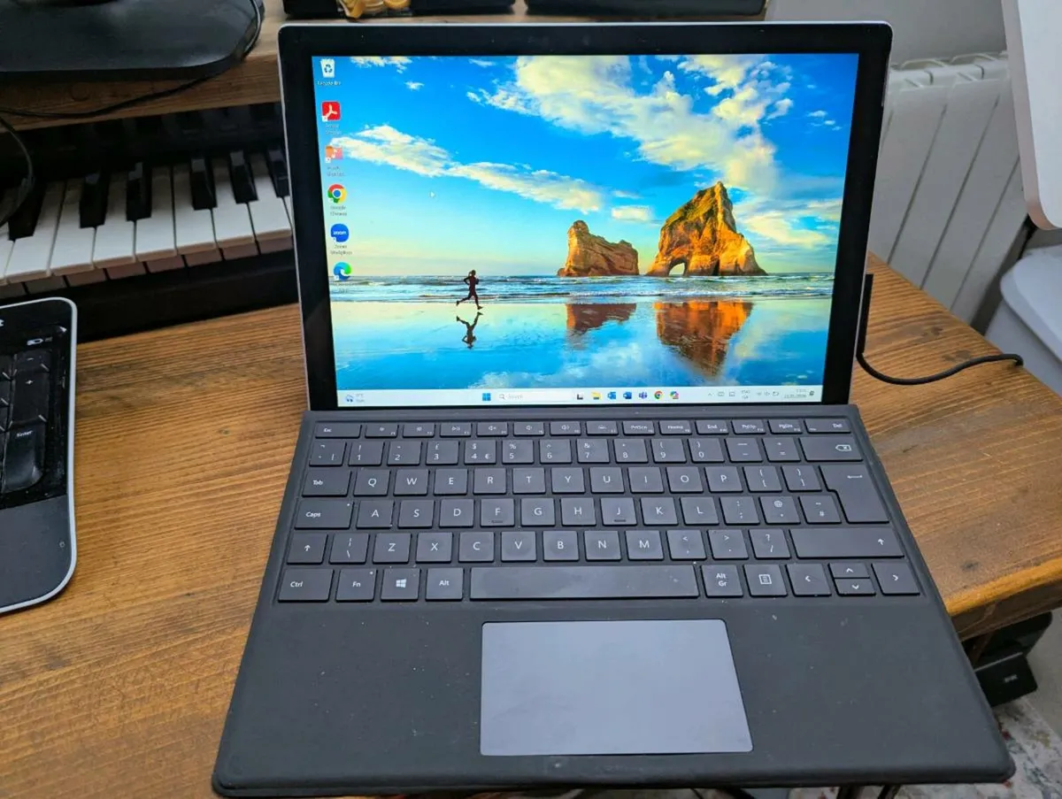 Microsoft Surface Pro 7 + Keyboard + Bag - Image 1