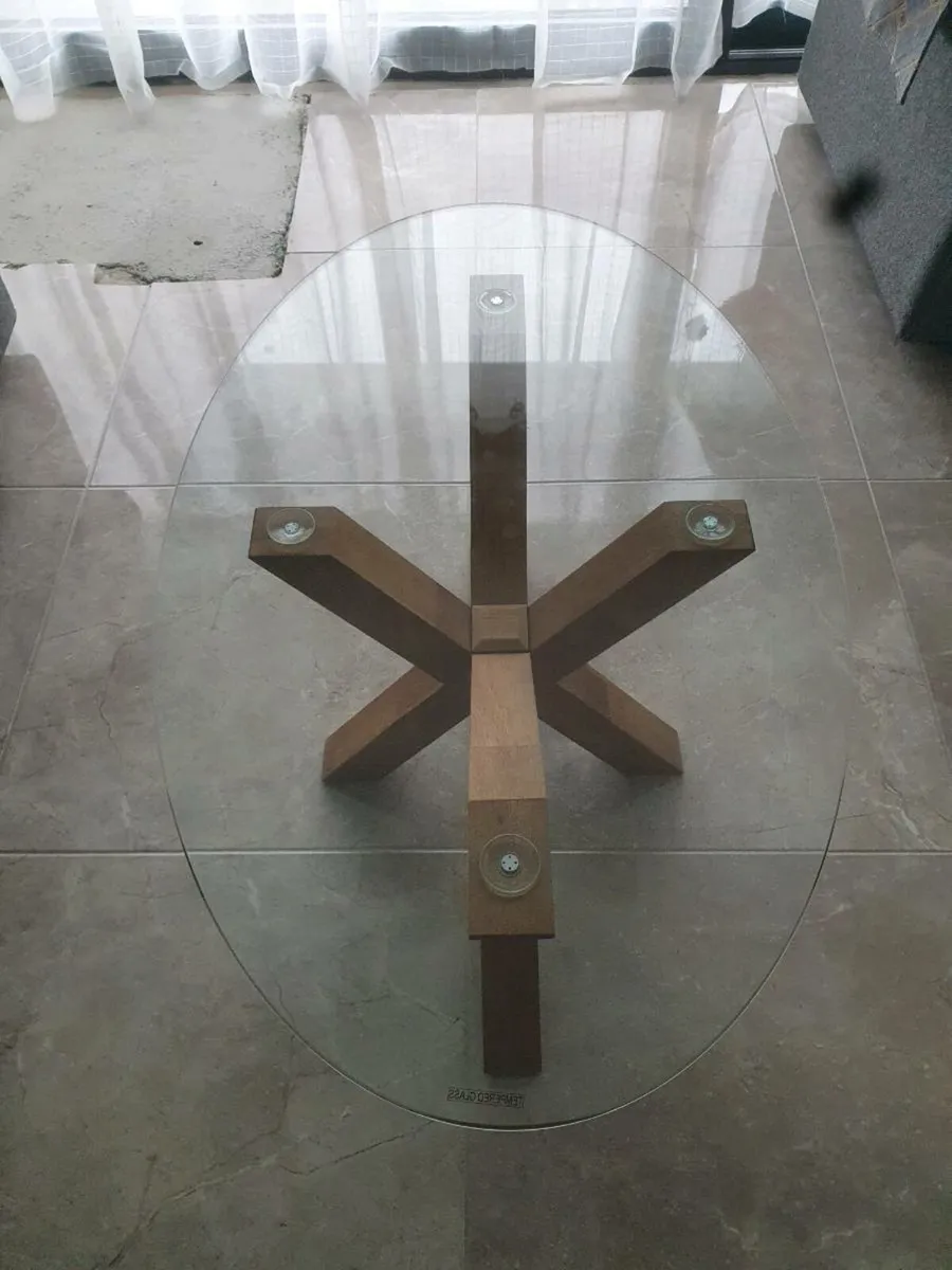 1 coffee table  and inside doors - Image 1