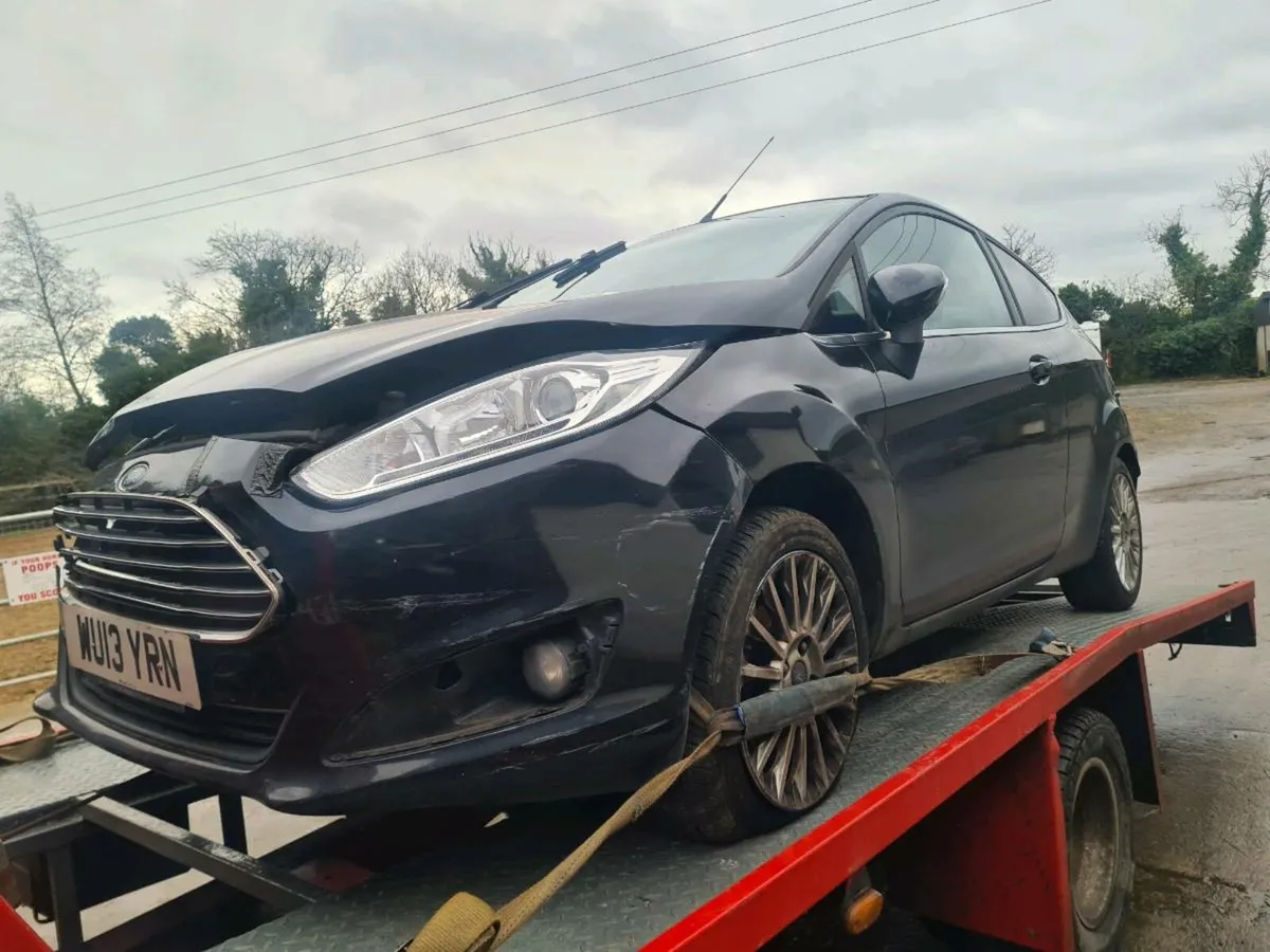 Ford fiesta  titanium - Image 2