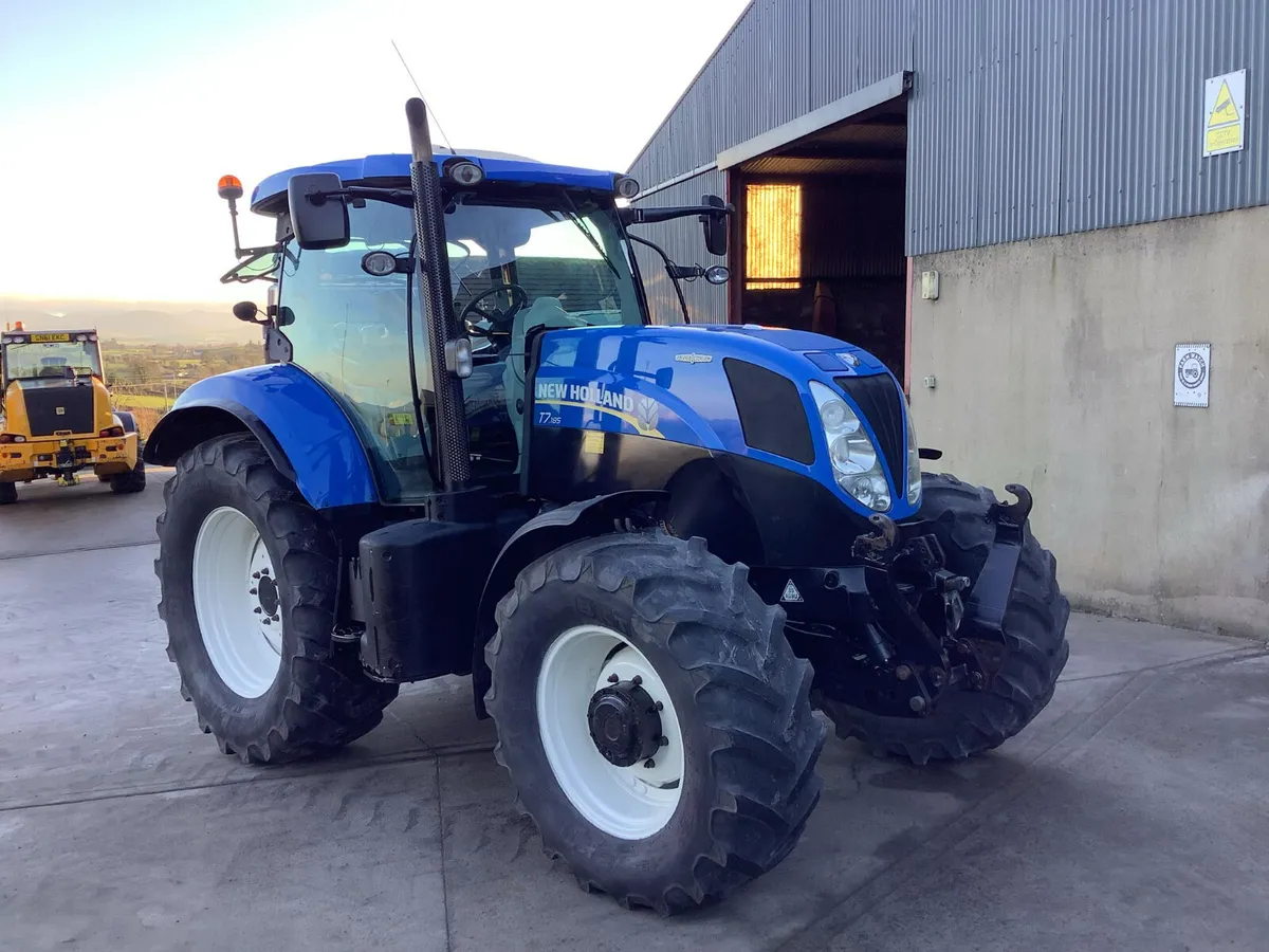 2013 NH T7.185 Auto Command - Image 1