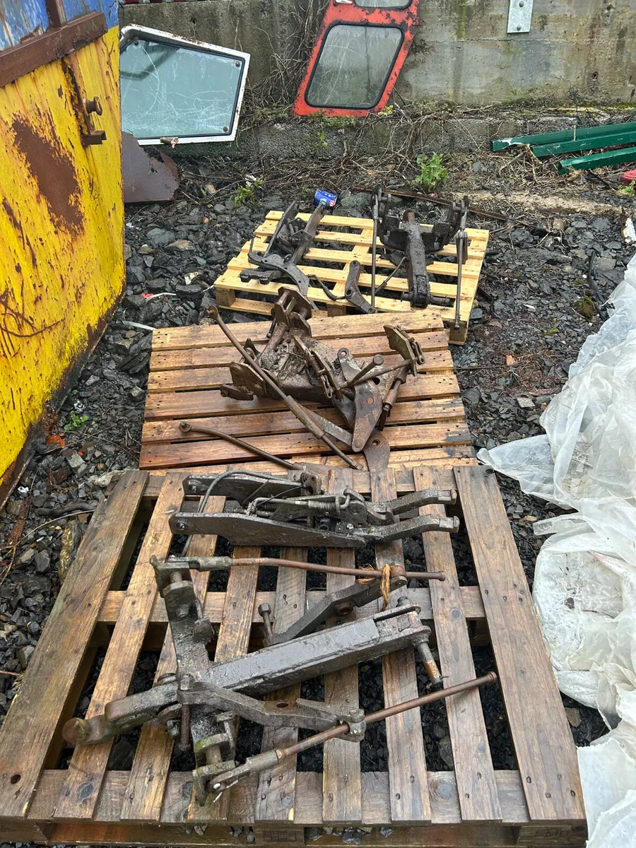 Selection of Massey Ferguson Pick up Hitch - Image 4