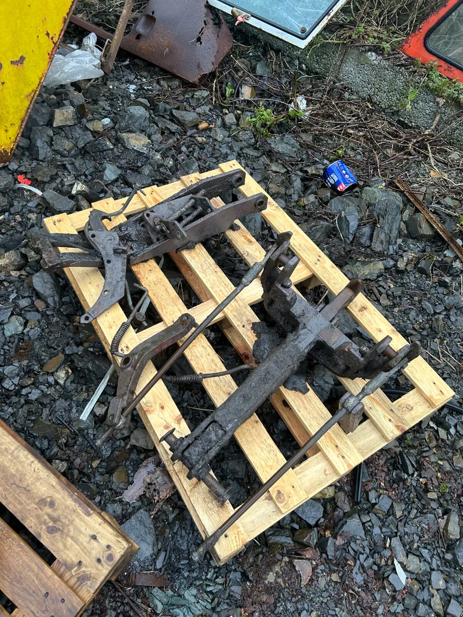 Selection of Massey Ferguson Pick up Hitch - Image 1