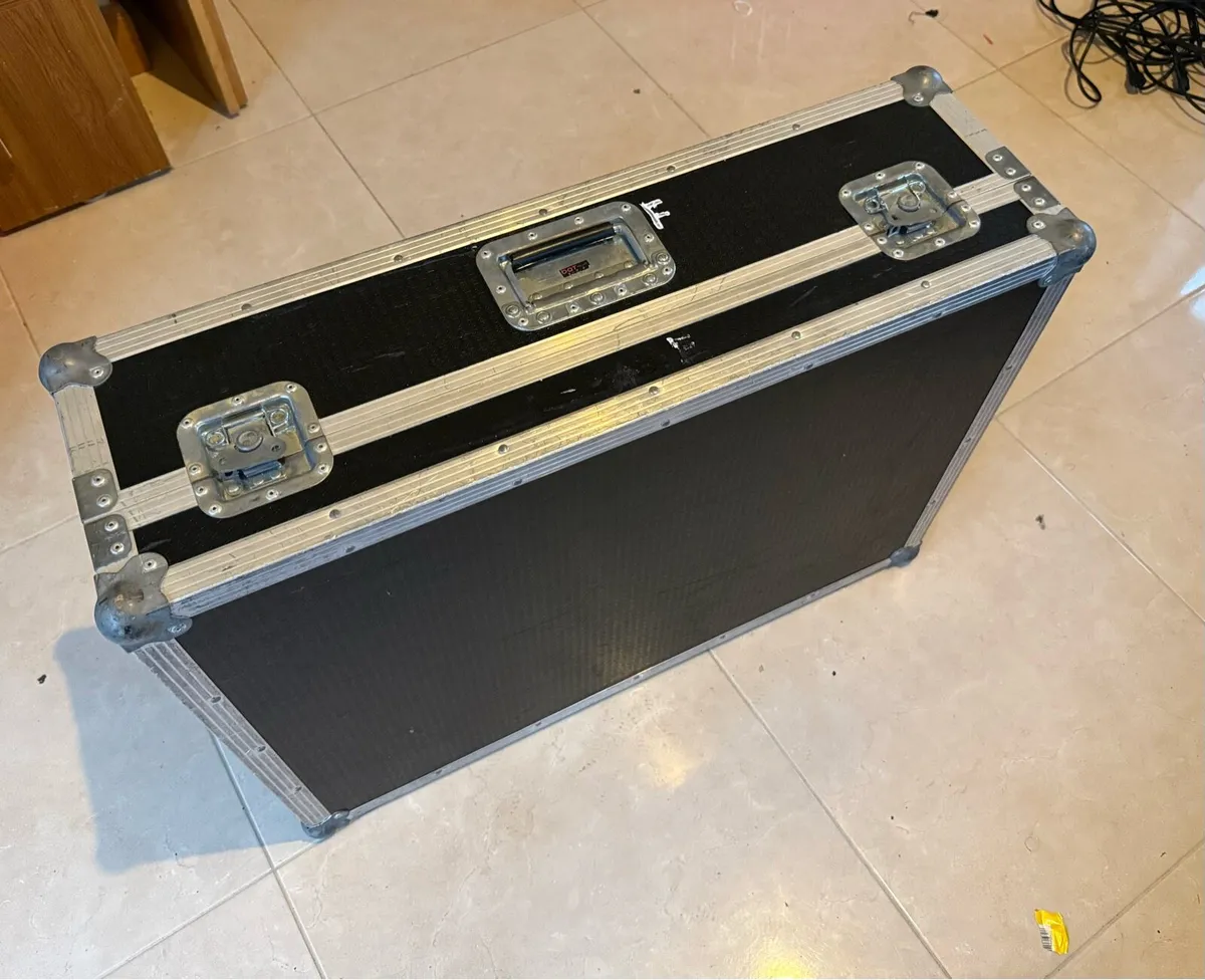 Allen & Heath SQ7 - Image 1