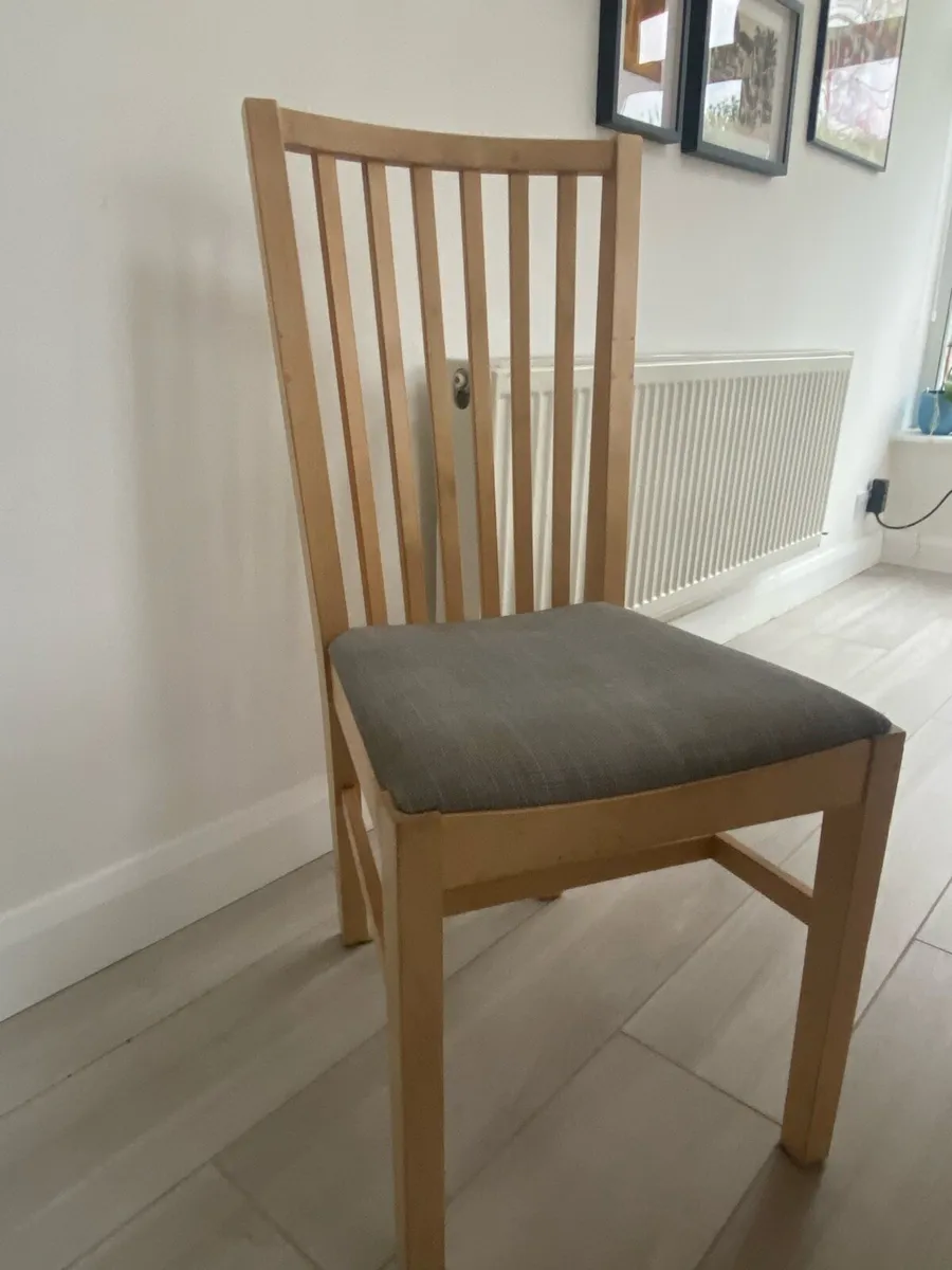 4 dining chairs - Image 1