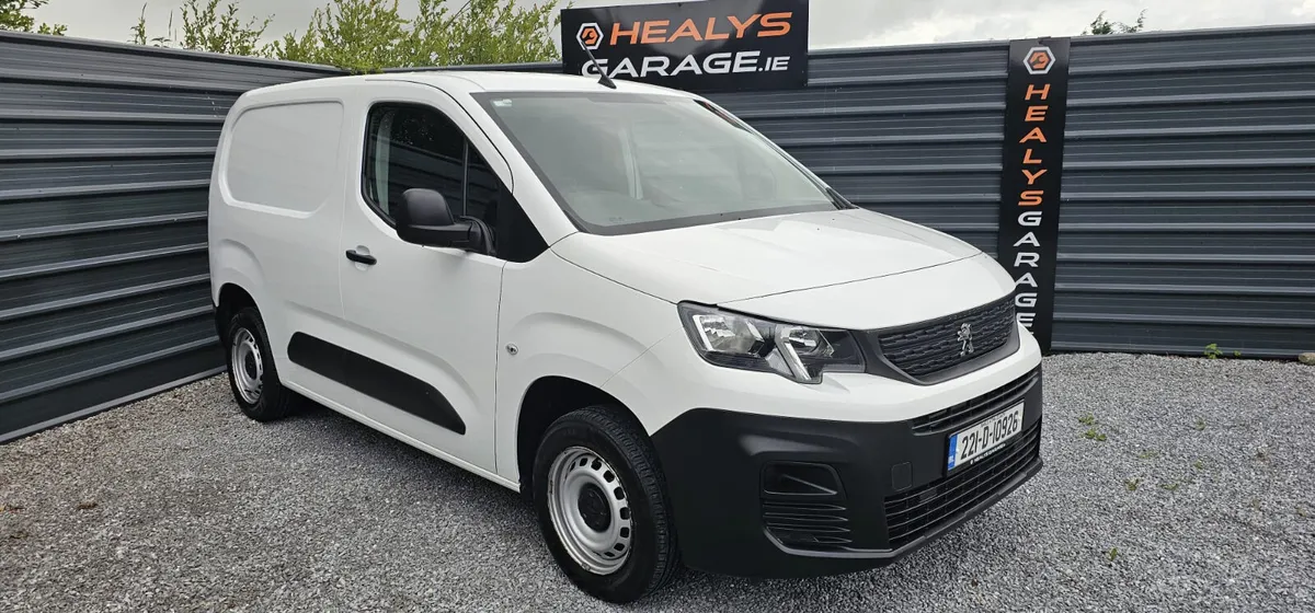 2022 Peugeot Partner - Image 1