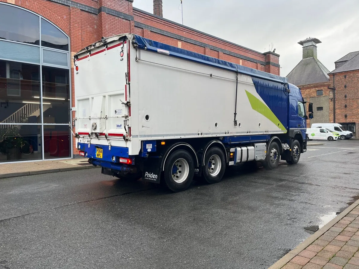 Volvo FM4 Bulk Blower - Image 4