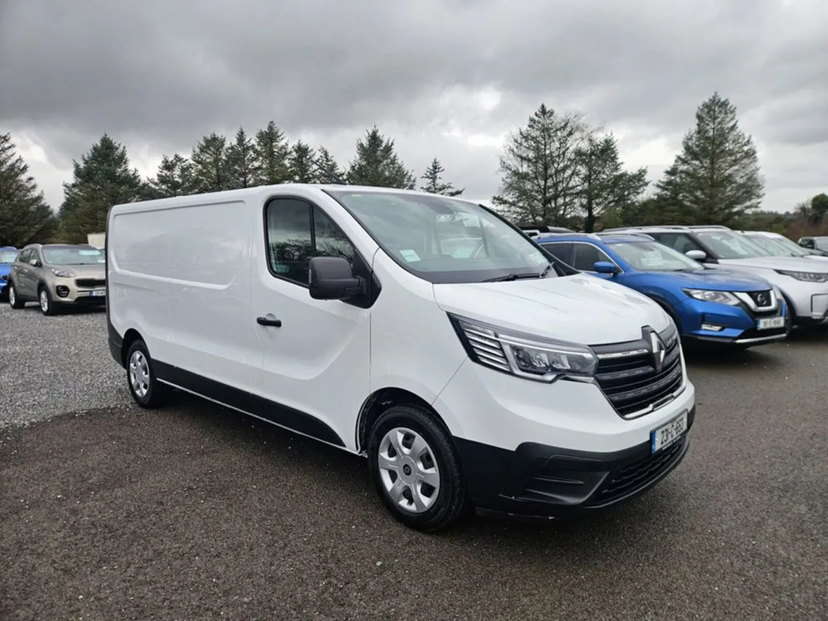 Renault Trafic LL30 Blue DCI 130 Business PAN - Image 1