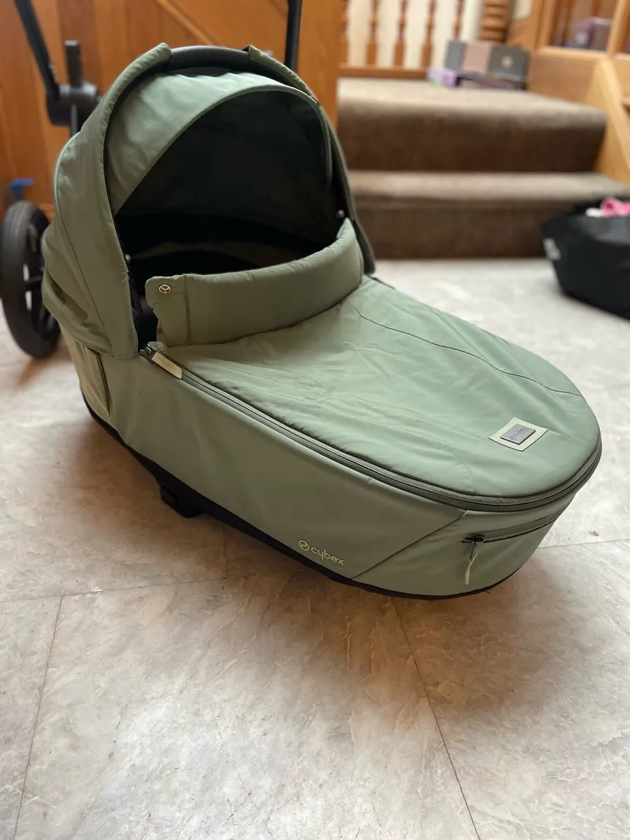 CYBEX E-Priam travel system with Cloud T car seat - Image 3