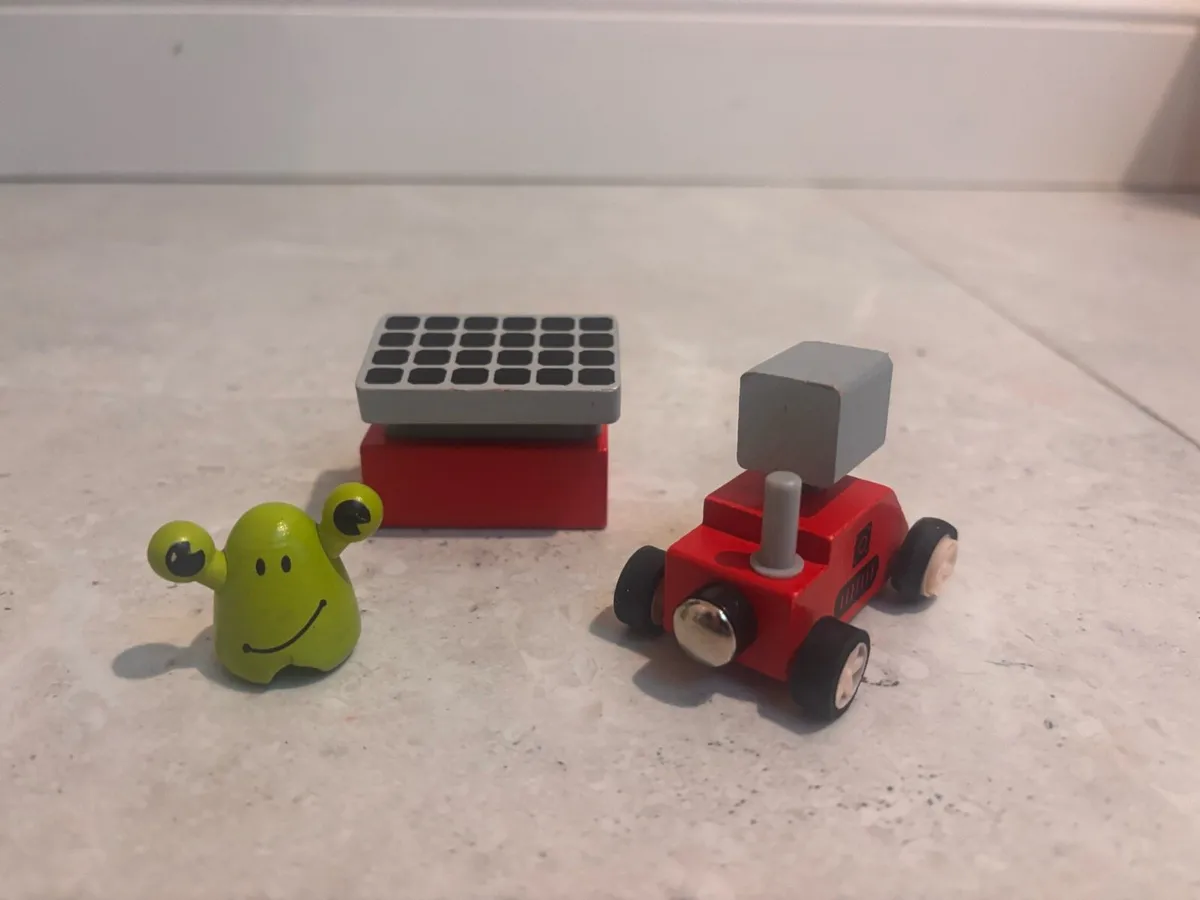 Hape Four Stage Space Rocket Ship - Image 4