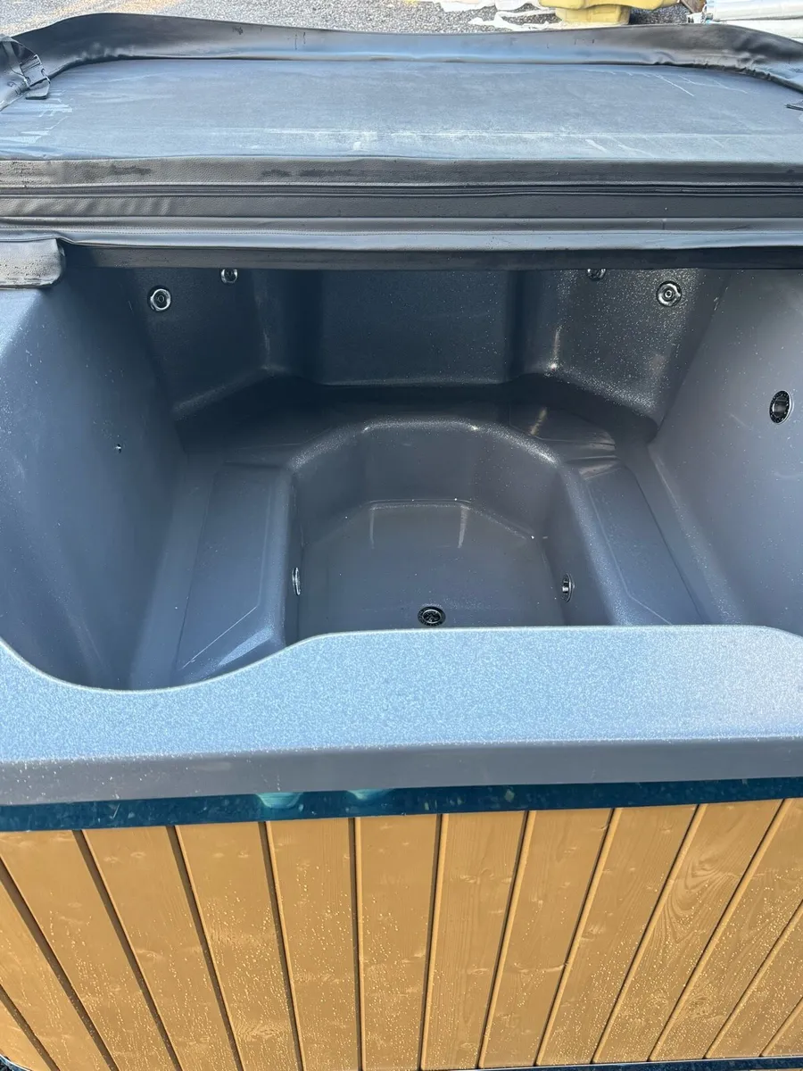 Hot tub - Image 3