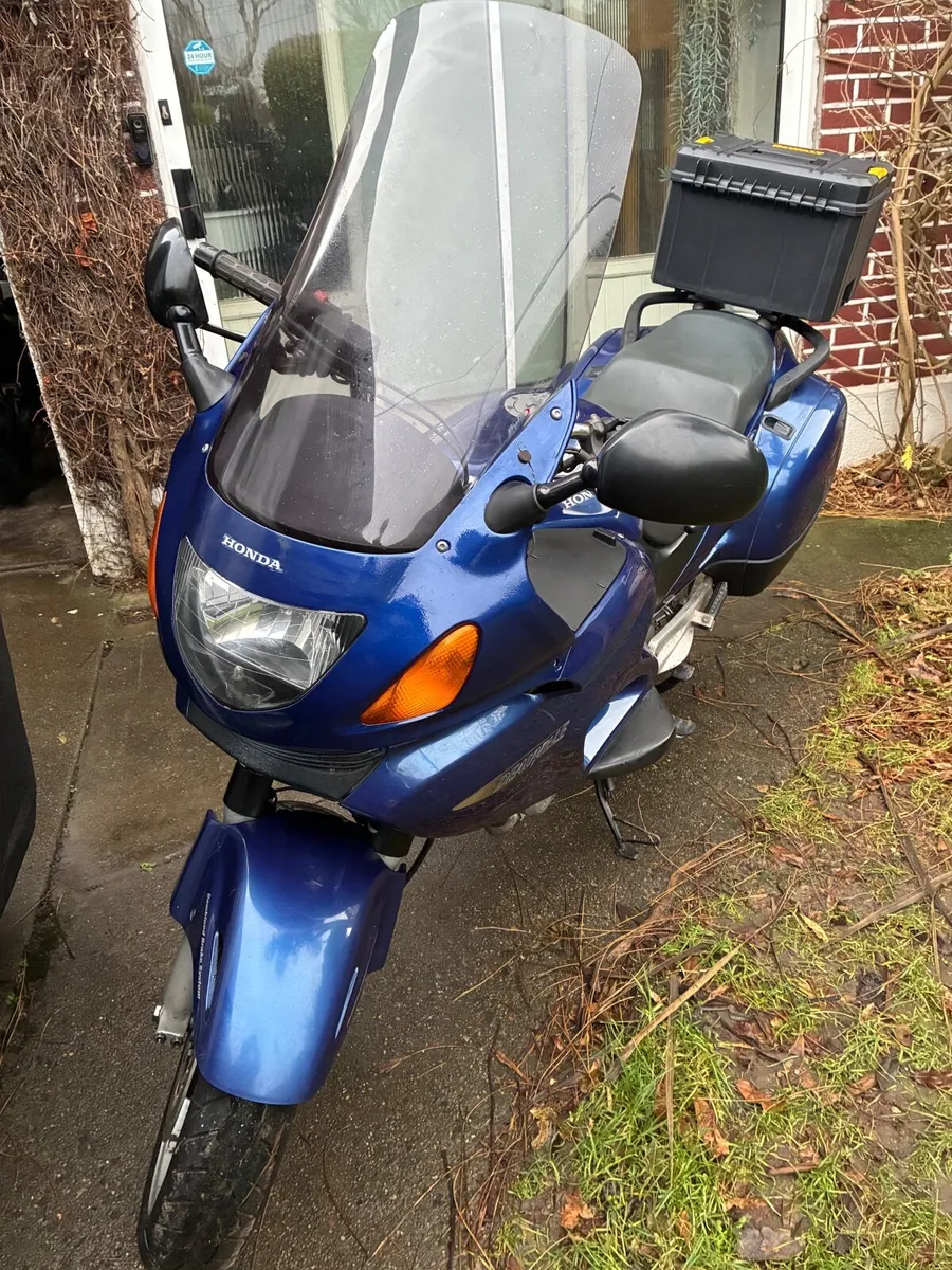 Honda Deauville nt650v 2003 low miles - Image 1
