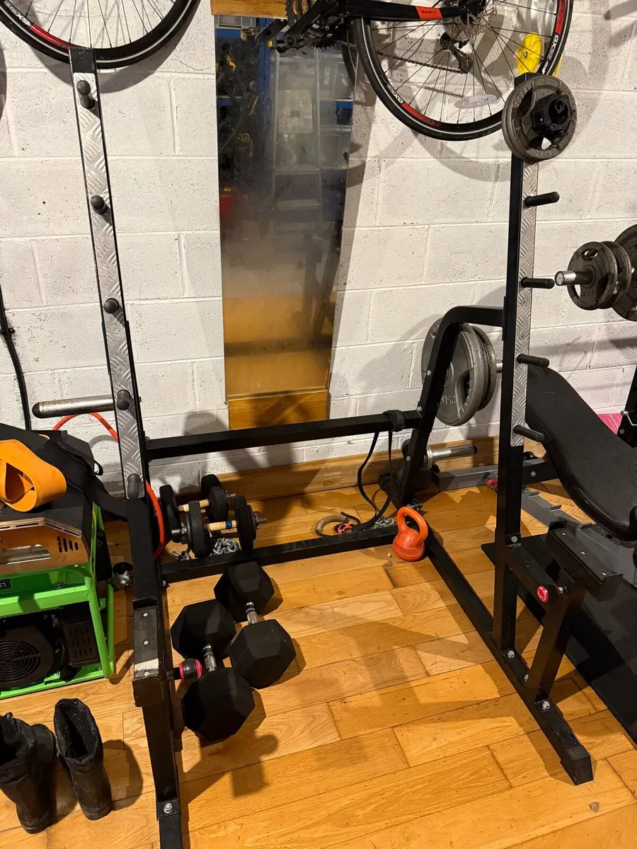 Squat rack and bench press - Image 1