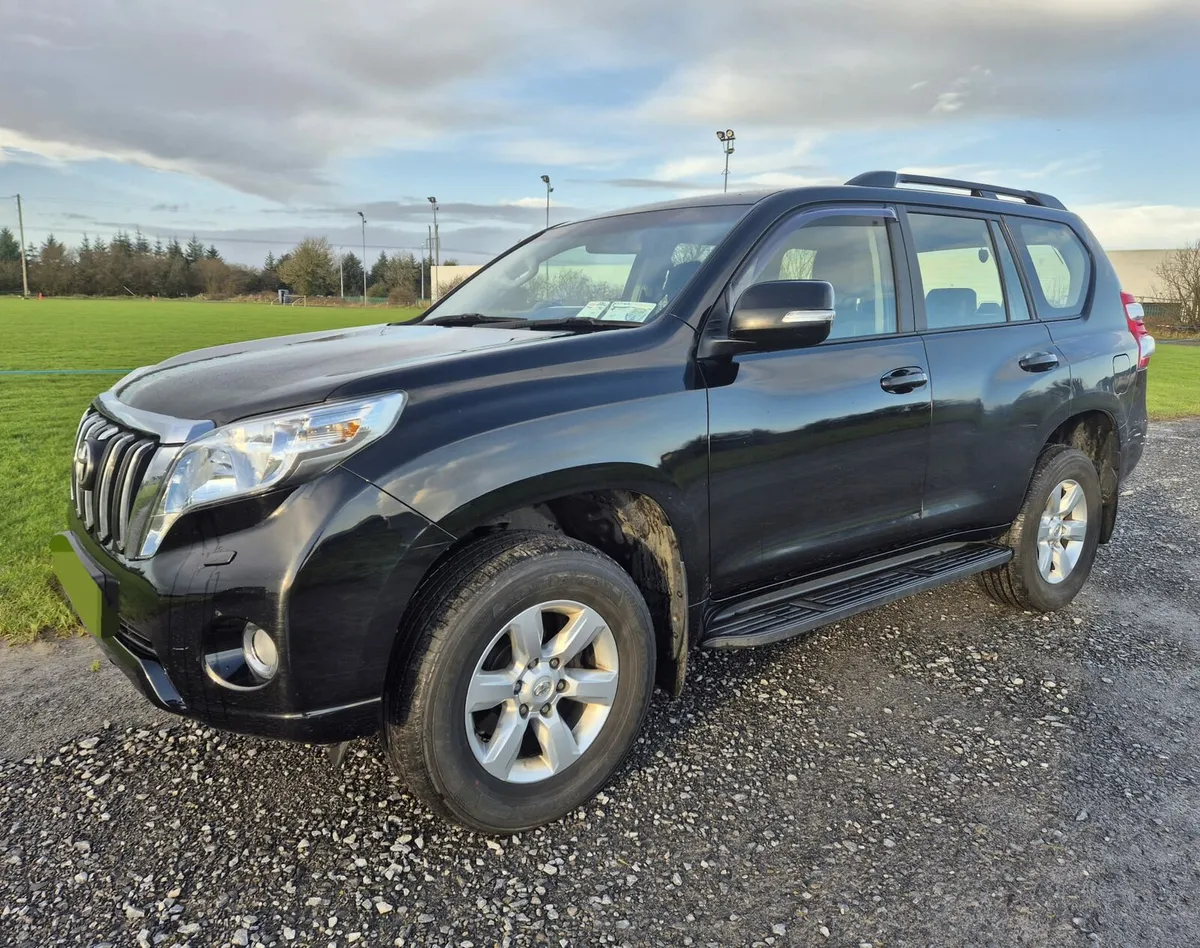 Toyota LandcruiserLWB Business Commercial 5 seater - Image 2