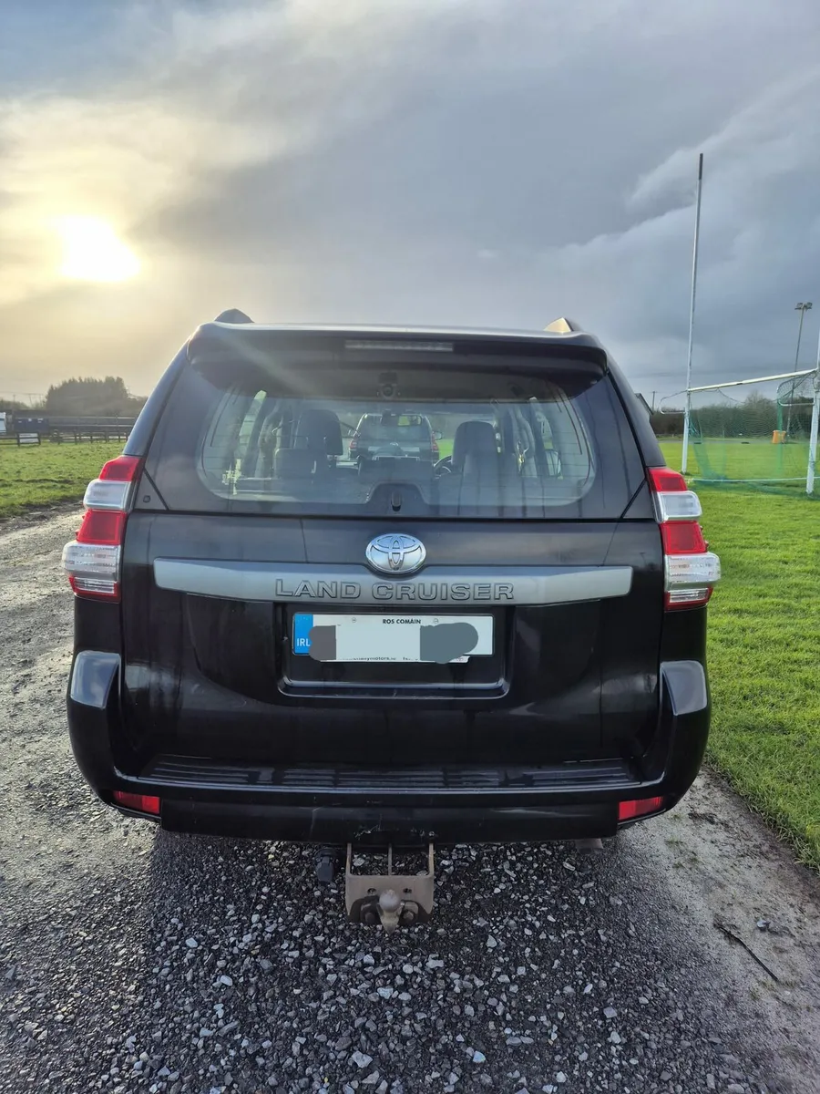 Toyota LandcruiserLWB Business Commercial 5 seater - Image 4