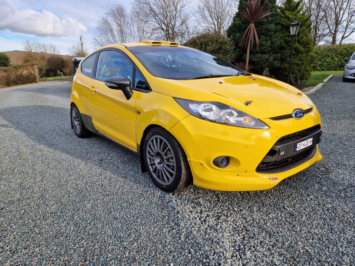 Ford fiesta R2 Rally Car - Image 1