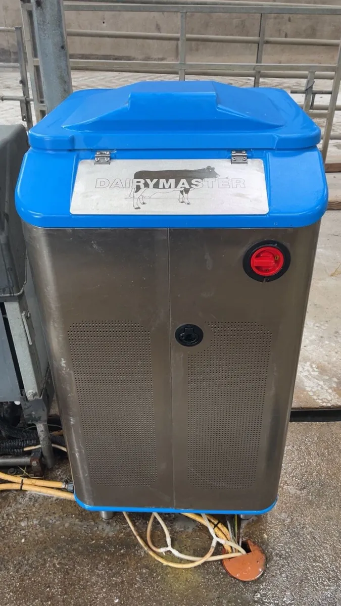 Dairy master (Holm & Laue) automated calf feeders - Image 2