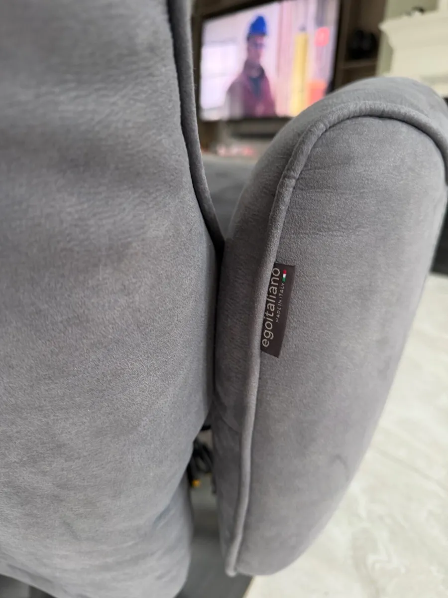 Electric Chair - Image 3