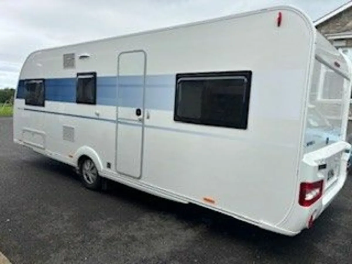 Stunning Adria Altea 6 berth caravan - Image 4