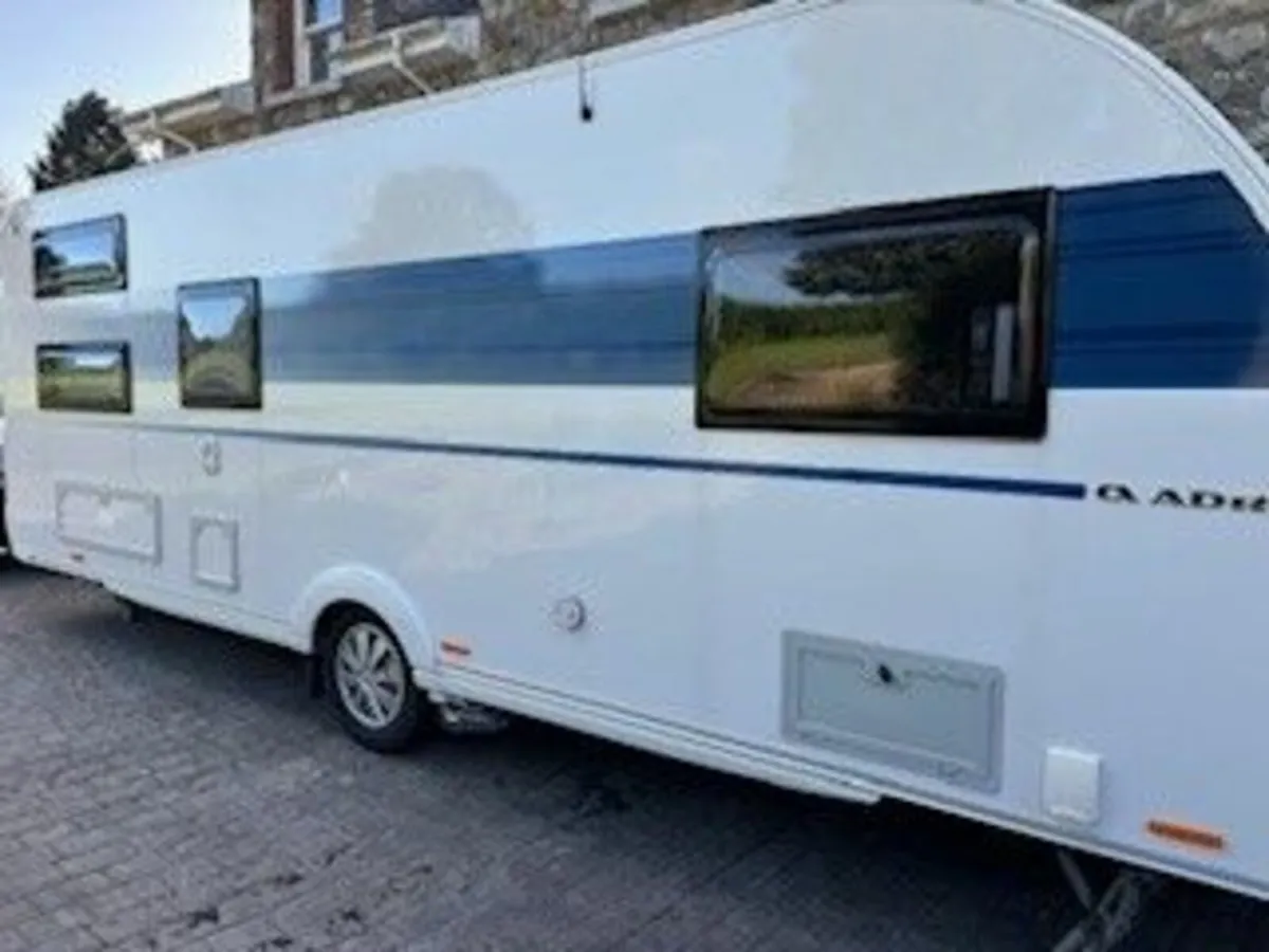 Stunning Adria Altea 6 berth caravan - Image 3
