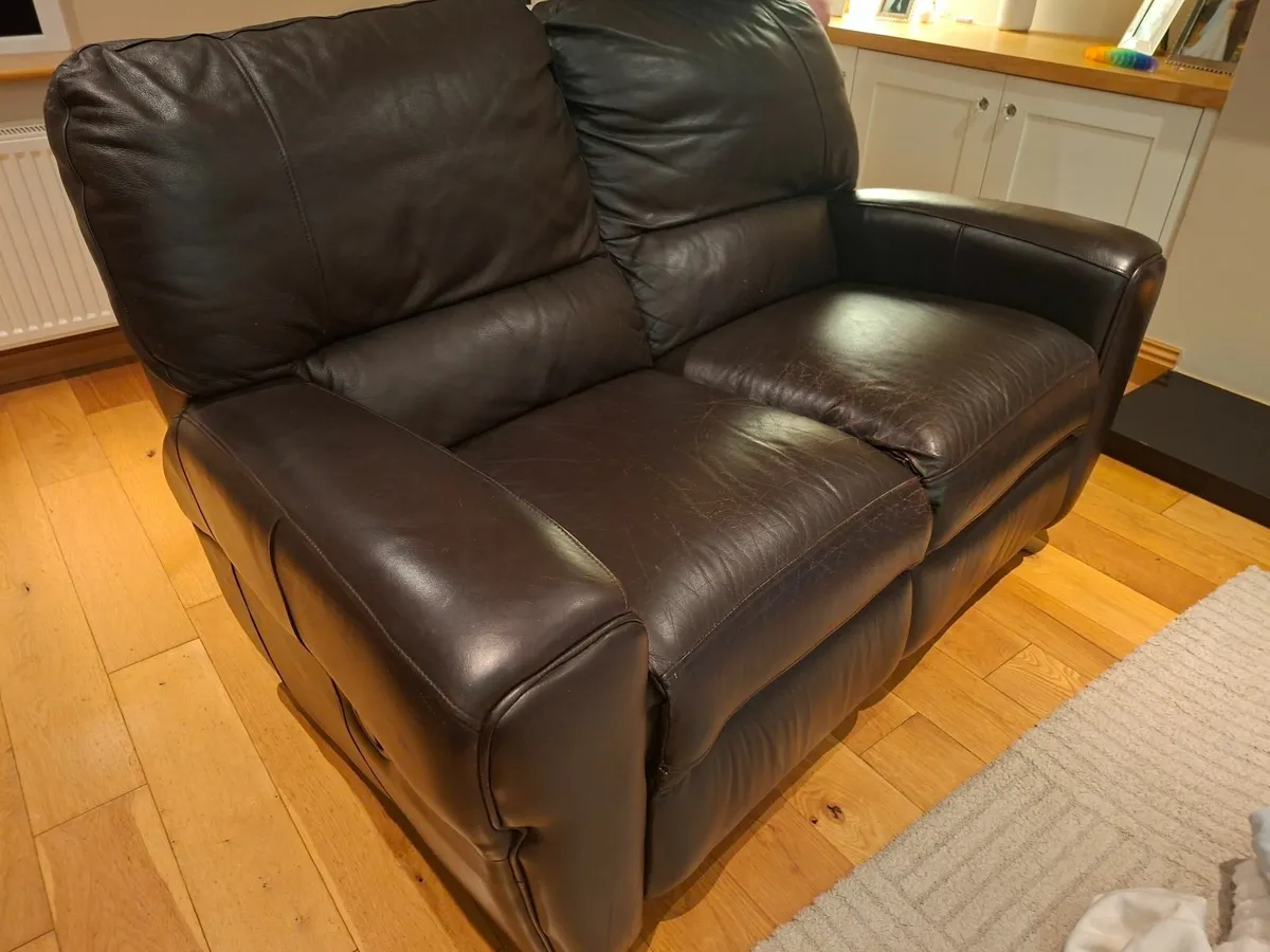 2 seater leather sofa - Image 3