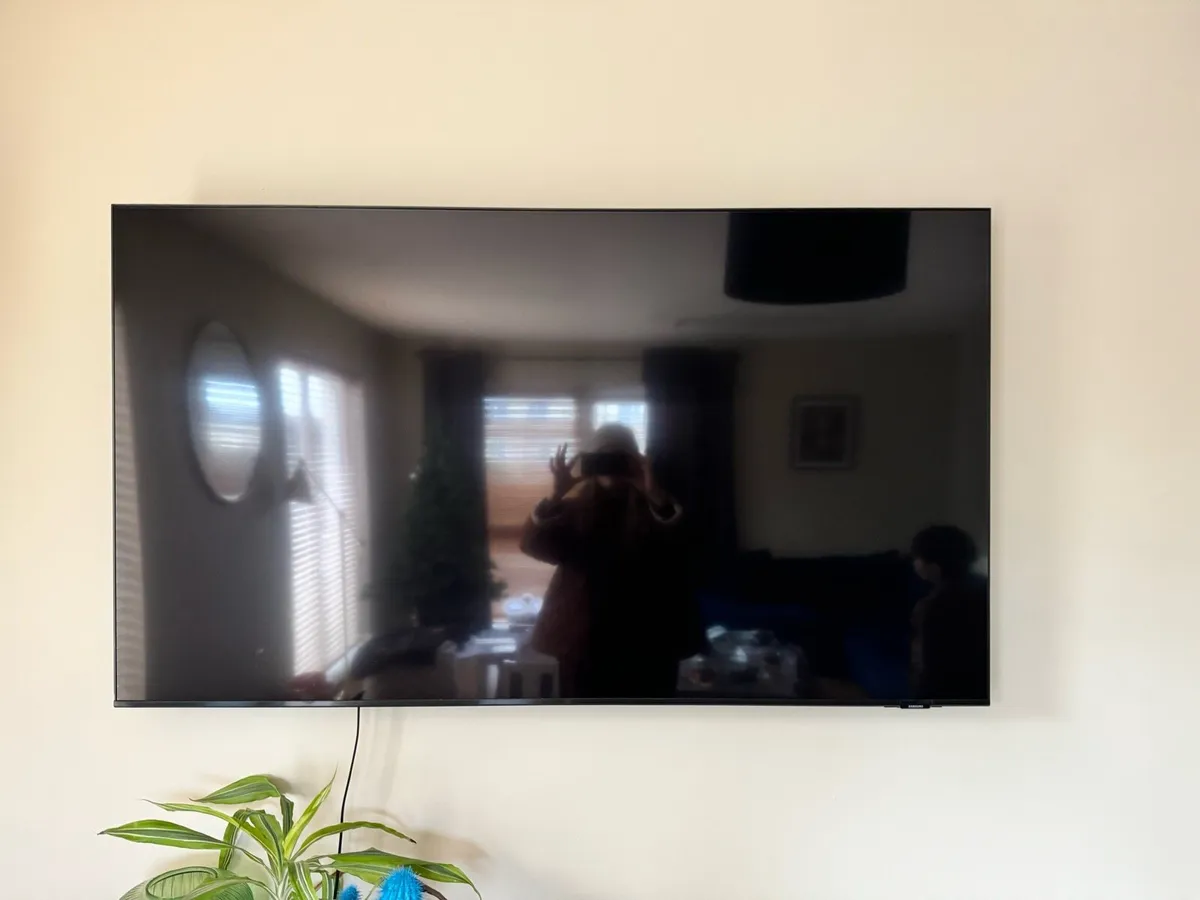 Samsung TV - Image 1