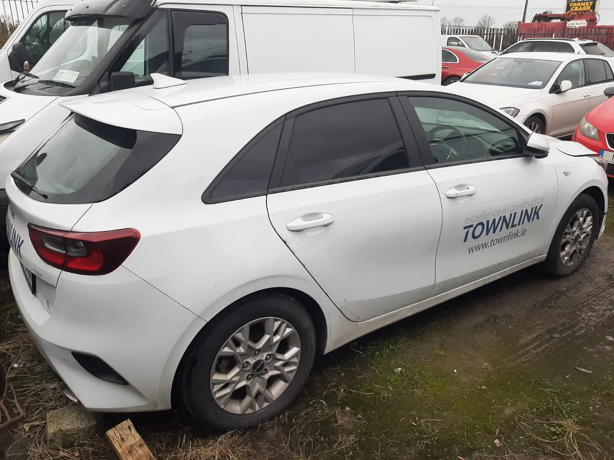 KIA CEED 2024 COMMERCIAL CAR / VAN - Image 1