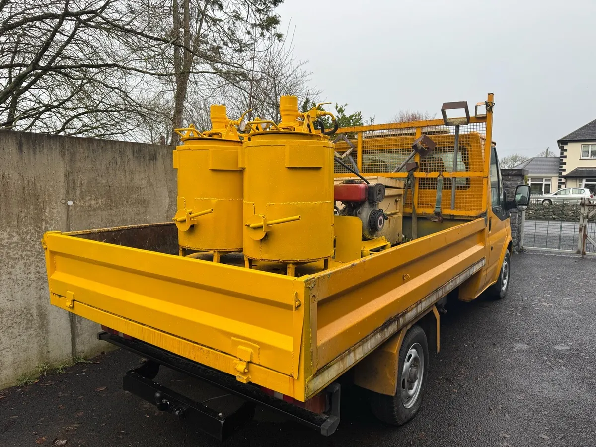 Thermoplastic line marking set up on ford transit - Image 2